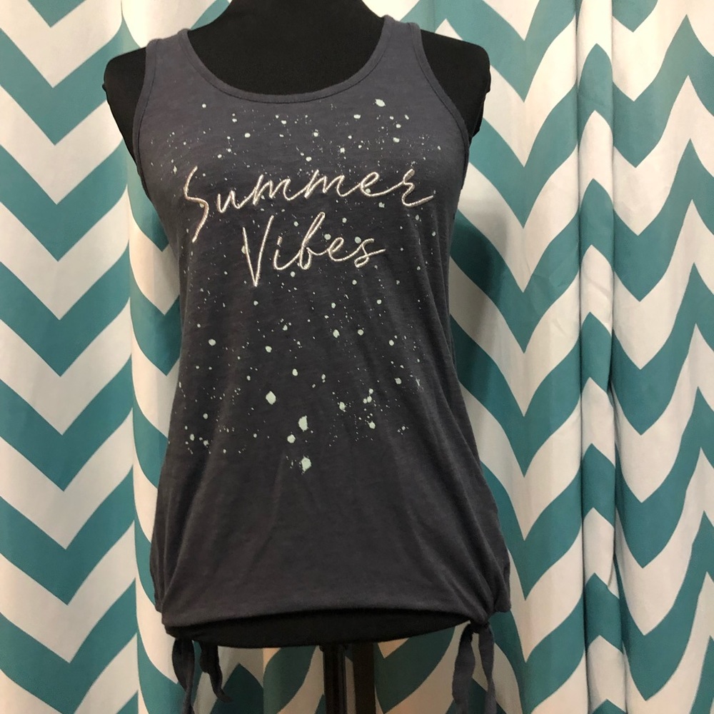 ❤️NWOT Absolutely adorable Maurices ❤️tank